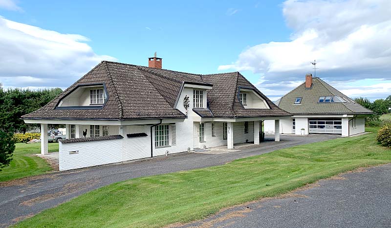 takfornying-maling-takstein-foer-wergeland-3 Eksempel på takstein før takvask, maling av takstein og takfornying